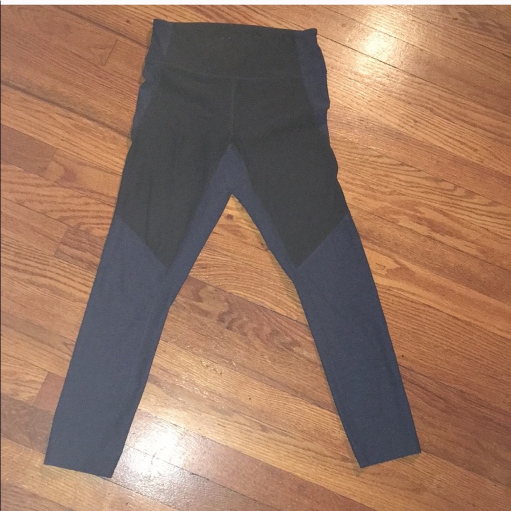 Outdoor voices cue leggings